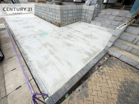 ���ԏ�@���ԃX�y�[�X��2�䕪����܂��I�Z�J���h�J�[�͂������A�o�C�N�⎩�]�ԂȂǂ��u���ꏊ�ɍ���܂���B