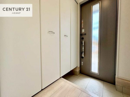 ���ց@�V���[�Y�{�b�N�X�t���Ȃ̂ŁA���ւ��Еt�����|�������₷���ł��I
�X�b�L���������ւŌ˂��J�����u�ԁA�������̂���S�n������Ԃ��o�}���Ă���܂��B