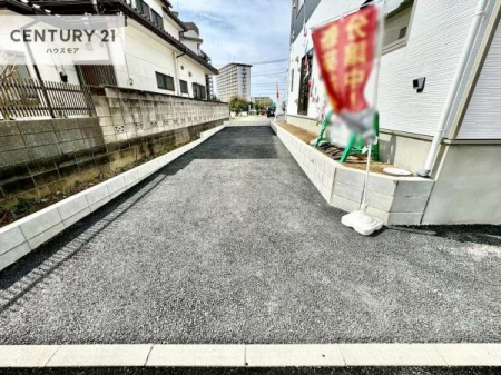 ���ԏ�@���ԃX�y�[�X��2�䕪����܂��I�Z�J���h�J�[�͂������A�o�C�N�⎩�]�ԂȂǂ��u���ꏊ�ɍ���܂���B