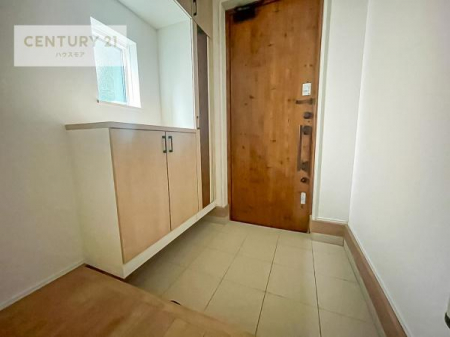 ���ց@�V���[�Y�{�b�N�X�t���Ȃ̂ŁA���ւ��Еt�����|�������₷���ł��I
�X�b�L���������ւŌ˂��J�����u�ԁA�������̂���S�n������Ԃ��o�}���Ă���܂��B�y���n�̔���J�Ò��z