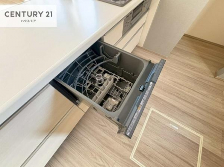 �L�b�`���@�H��@�t���̃L�b�`���ł��I�Z���������r��h�~�Ƃ��đ�ϊ��􂷂�֗��Ȏd�l�ł��I�r���g�C���Ȃ̂ŃL�b�`���̏ꏊ����炸�����X�y�[�X���L���g�����Ƃ��o���܂��I