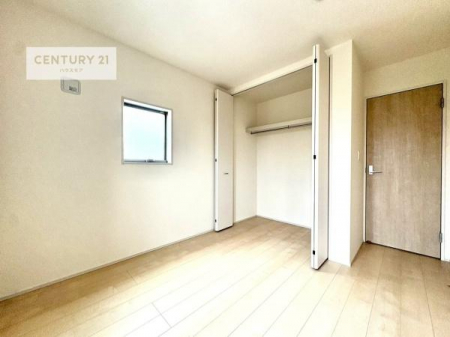 ���r���O�ȊO�̋����@�S�����Ɏ��[�X�y�[�X������Ă���A�ߗނ���p�i���������萮���\�B
���������L�����K�ɂ��g������������A�g������̗ǂ��Ԏ��ł��B