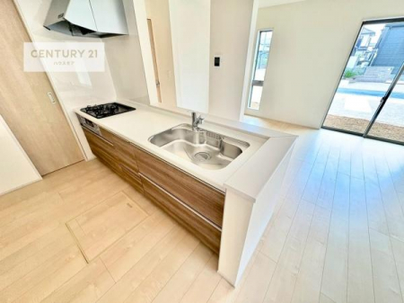 �L�b�`���@��Ƃ肠�钲���X�y�[�X�ō�Ƃ����₷�����K�ȃL�b�`���ł��I
���q�l�ƈꏏ�ɂ��َq������y���߂�L�X�X�y�[�X�ł��B�y�����������ԂɂȂ肻���ł��ˁI