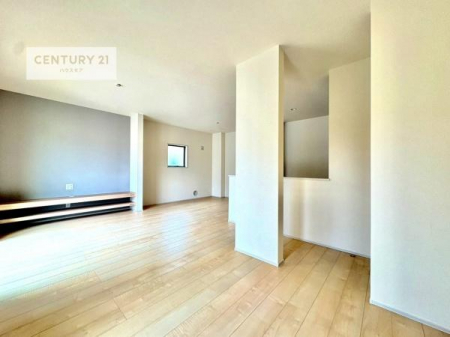 ���r���O�@��؂ȉƑ����W�܂邩�炱��LDK�ɂ͂�����肽���B
�q�����������C�ɏ΂��Ȃ��瑖�����Ă���p�����������u�L���Ƃɂ��ėǂ������v�Ǝv���u�Ԃł��B