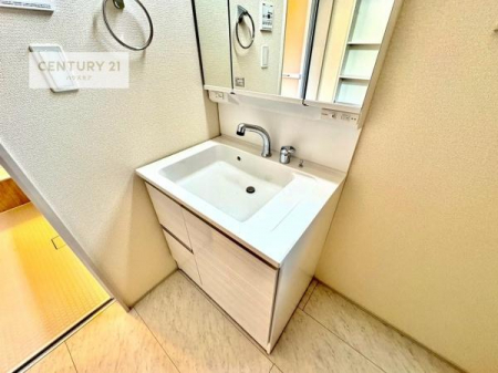 ���ʑ�E���ʏ��@�O�ʋ��d�l�̐��ʏ��́A�g�����Ȃ݂����₷������I���͎��[�ɂȂ��Ă��܂��B�h���C���[�₨���ϓ����Еt������̂Ő��ʑ������X�b�L���ƌ����邱�Ƃ��o���܂��I