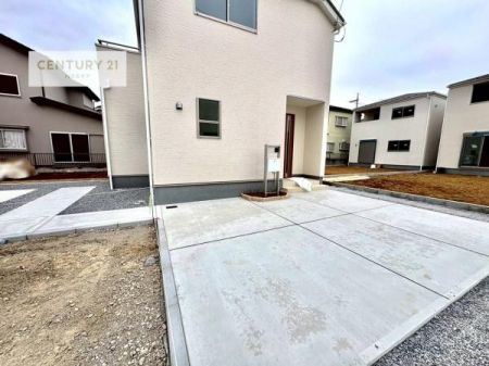 ���ԏ�@���ԃX�y�[�X��2�䕪����܂��I�Z�J���h�J�[�͂������A�o�C�N�⎩�]�ԂȂǂ��u���ꏊ�ɍ���܂���B