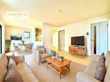 ���r���O�@�Ƌ��CG�p�[�X�ł��B�S�n�ǂ����r���O�͉Ƒ������R�ƏW�܂�܂��B�Ƒ��c�R�̎��Ԃ����������ł��B���Ƒ��ƁA����w�[���������Ԃ��߂��������ł��ˁB