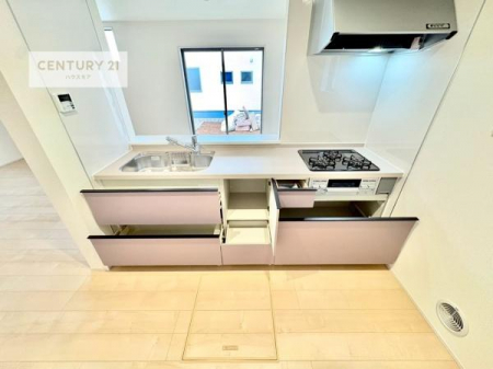 �L�b�`���@���[�͂̍����V�X�e���L�b�`���ŁA��������H�����������Еt���A�L�X�Ƃ�����Ԃŉ��K�ɗ������y���߂܂��B