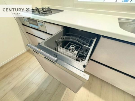 �L�b�`���@�H��@�t���̃L�b�`���ł��I�Z���������r��h�~�Ƃ��đ�ϊ��􂷂�֗��Ȏd�l�ł��I�r���g�C���Ȃ̂ŃL�b�`���̏ꏊ����炸�����X�y�[�X���L���g�����Ƃ��o���܂��I