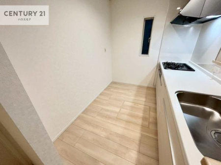 �L�b�`���@��Ƃ肠�钲���X�y�[�X�ō�Ƃ����₷�����K�ȃL�b�`���ł��I
���q�l�ƈꏏ�ɂ��َq������y���߂�L�X�X�y�[�X�ł��B�y�����������ԂɂȂ肻���ł��ˁI