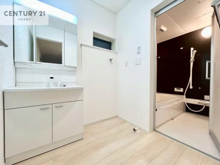 ���ʑ�E���ʏ��@�O�ʋ��d�l�̐��ʏ��́A�g�����Ȃ݂����₷������I���͎��[�ɂȂ��Ă��܂��B�h���C���[�₨���ϓ����Еt������̂Ő��ʑ������X�b�L���ƌ����邱�Ƃ��o���܂��I