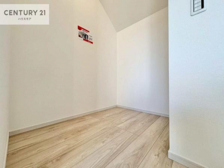 ���[�@�E�H�[�N�C���N���[�[�b�g�t���ł��B��������̂��m���Ȃǂ����[���Ă��������ł��ˁI���ɂ���@�������ȂǋG�ߕ��̑傫�ȉƓd�����[�ł��܂��B