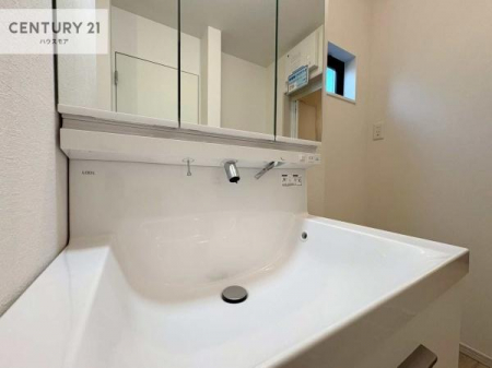 ���ʑ�E���ʏ��@�O�ʋ��d�l�̐��ʏ��́A�g�����Ȃ݂����₷������I���͎��[�ɂȂ��Ă��܂��B�h���C���[�₨���ϓ����Еt������̂Ő��ʑ������X�b�L���ƌ����邱�Ƃ��o���܂��I