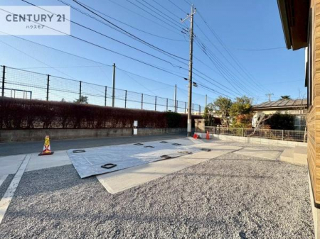 ���ԏ�@���ԃX�y�[�X��3�䕪����܂��I�Z�J���h�J�[�͂������A�o�C�N�⎩�]�ԂȂǂ��u���ꏊ�ɍ���܂���B