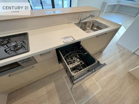 �L�b�`���@�H��@�t���̃L�b�`���ł��I�Z���������r��h�~�Ƃ��đ�ϊ��􂷂�֗��Ȏd�l�ł��I�r���g�C���Ȃ̂ŃL�b�`���̏ꏊ����炸�����X�y�[�X���L���g�����Ƃ��o���܂��I