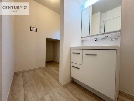 ���ʑ�E���ʏ��@���l���X�y�[�X������̂Ŏ��[�����Ղ�̐��ʎ��I���p�i�̃X�g�b�N��o�X�^�I�����X�b�L���Ǝ��[�ł��Ď��o���₷���I����肪�X�b�L���Еt���ċC�����̗ǂ���ԁI