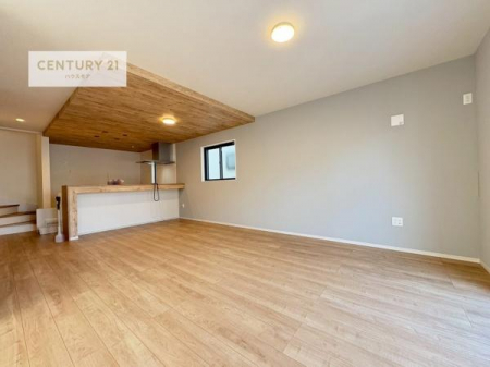 ���r���O�@�S�n�ǂ����r���O�͉Ƒ������R�ƏW�܂�܂��B�Ƒ��c�R�̎��Ԃ����������ł��B���Ƒ��ƁA����w�[���������Ԃ��߂��������ł��ˁB