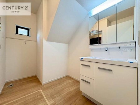 ���ʑ�E���ʏ��@�����̂������ʏ��́A���ƕ�������₷���A���ł����K�ɂ��g�����������܂��B�O�ʋ��Ŏg�����肪�ǂ��A�������[�������Ă���܂��̂ŁA���p�i��X�L���P�A�p�i���������萮���ł��܂��B