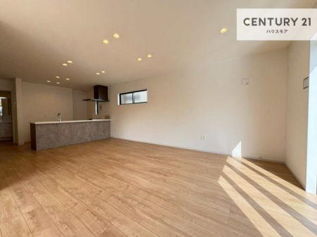 ���r���O�@�D�����z���܂肪���r���O����ł���ċ��S�n�̗ǂ���Ԃ����o���Ă���܂��I
���났�̎��Ԃ��߂����܂��I