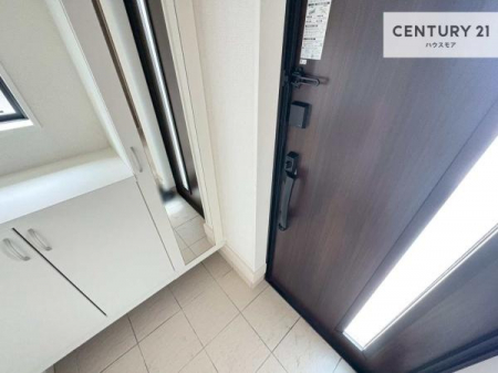 ���ց@�V���[�Y�{�b�N�X�t���Ȃ̂ŁA���ւ��Еt�����|�������₷���ł��I
�X�b�L���������ւŌ˂��J�����u�ԁA�������̂���S�n������Ԃ��o�}���Ă���܂��B