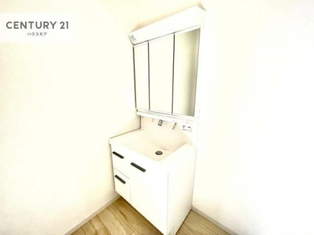 ���ʑ�E���ʏ��@�O�ʋ��d�l�̐��ʏ��́A�g�����Ȃ݂����₷������I���͎��[�ɂȂ��Ă��܂��B�h���C���[�₨���ϓ����Еt������̂Ő��ʑ������X�b�L���ƌ����邱�Ƃ��o���܂��I