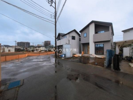 ���̑����n�@�O�ʓ��H6���I�z����ǍD�ȗ��n�ł��B
�Ԍɓ��ꂪ���ȕ������S�ł��ˁB�y���n�̔���J�Ò��z