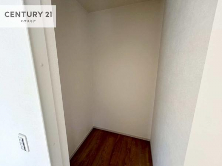 ���[�@�E�H�[�N�C���N���[�[�b�g�t���ł��B��������̂��m���Ȃǂ����[���Ă��������ł��ˁI���ɂ���@�������ȂǋG�ߕ��̑傫�ȉƓd�����[�ł��܂��I