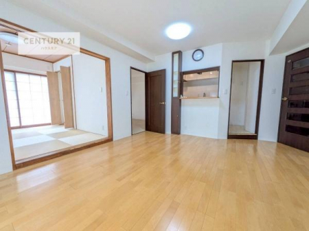 ���r���O�@�D�����z���܂肪���r���O����ł���ċ��S�n�̗ǂ���Ԃ����o���Ă���܂��I
���났�̎��Ԃ��߂����܂��I