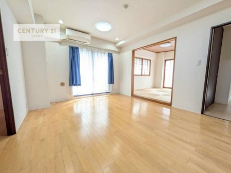 ���r���O�@�傫�ȑ����炽���Ղ�̗z���������閾�邢���r���O�B�J�����̂��郊�r���O�ŉƑ��c���̂��났�̎��Ԃ��߂����܂��I�����w�\�ł��I���񌻒n�ŗz������Ȃǂ��̊����������܂��I