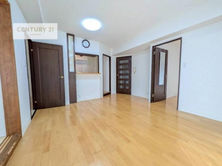 ���r���O�@�J�����̂���L�XLDK�I�\�t�@�[��_�C�j���O�e�[�u����u���Ă������ɂȂ�Ȃ��̂ŉ��K�ɉ߂����܂��I�R�~���j�P�[�V���������₷�����r���O�ł��I