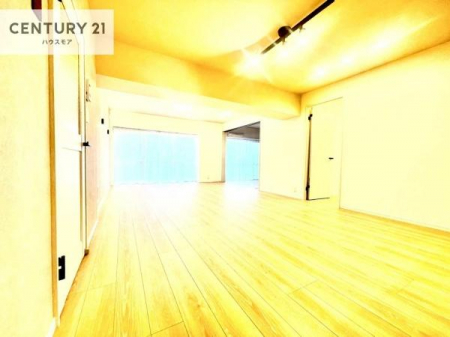 ���r���O�@�傫�ȑ����炽���Ղ�̗z���������閾�邢���r���O�B�J�����̂��郊�r���O�ŉƑ��c���̂��났�̎��Ԃ��߂����܂��I�����w�\�ł��I���񌻒n�ŗz������Ȃǂ��̊����������܂��I