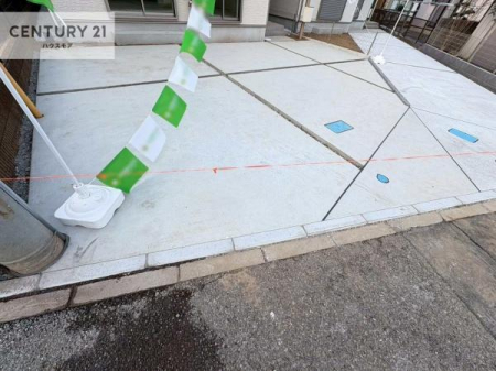 ���ԏ�@���ԃX�y�[�X��2�䕪����܂��I�Z�J���h�J�[�͂������A�o�C�N�⎩�]�ԂȂǂ��u���ꏊ�ɍ���܂���B