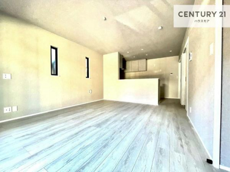 ���r���O�@�S�n�ǂ����r���O�͉Ƒ������R�ƏW�܂�܂��B�Ƒ��c�R�̎��Ԃ����������ł��B���Ƒ��ƁA����w�[���������Ԃ��߂��������ł��ˁB