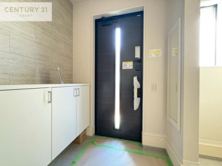 ���ց@�V���[�Y�{�b�N�X�t���Ȃ̂ŁA���ւ��Еt�����|�������₷���ł��I
�X�b�L���������ւŌ˂��J�����u�ԁA�������̂���S�n������Ԃ��o�}���Ă���܂��B