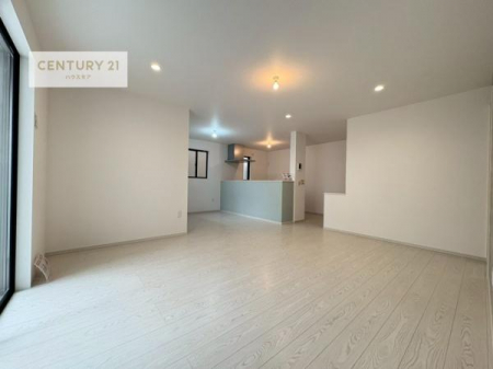 ���r���O�@�S�n�ǂ����r���O�͉Ƒ������R�ƏW�܂�܂��B�Ƒ��c�R�̎��Ԃ����������ł��B���Ƒ��ƁA����w�[���������Ԃ��߂��������ł��ˁB