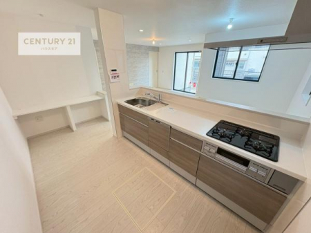 �L�b�`���@��Ƃ肠�钲���X�y�[�X�ō�Ƃ����₷�����K�ȃL�b�`���ł��I
���q�l�ƈꏏ�ɂ��َq������y���߂�L�X�X�y�[�X�ł��B�y�����������ԂɂȂ肻���ł��ˁI