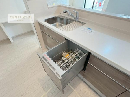 �L�b�`���@�H��@�t���̃L�b�`���ł��I�Z���������r��h�~�Ƃ��đ�ϊ��􂷂�֗��Ȏd�l�ł��I�r���g�C���Ȃ̂ŃL�b�`���̏ꏊ����炸�����X�y�[�X���L���g�����Ƃ��o���܂��I