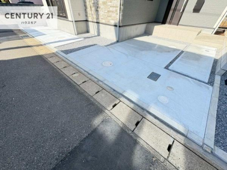 ���ԏ�@���ԃX�y�[�X��2�䕪����܂��I�Z�J���h�J�[�͂������A�o�C�N�⎩�]�ԂȂǂ��u���ꏊ�ɍ���܂���B