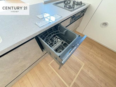 �L�b�`���@�H��@�t���̃L�b�`���ł��I�Z���������r��h�~�Ƃ��đ�ϊ��􂷂�֗��Ȏd�l�ł��I�r���g�C���Ȃ̂ŃL�b�`���̏ꏊ����炸�����X�y�[�X���L���g�����Ƃ��o���܂��I