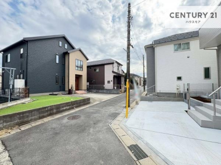 ���̑����n�@�O�ʓ��H��4���~4���I�z����ǍD�ȗ��n�ł��B
�Ԍɓ��ꂪ���ȕ������S�ł��ˁB