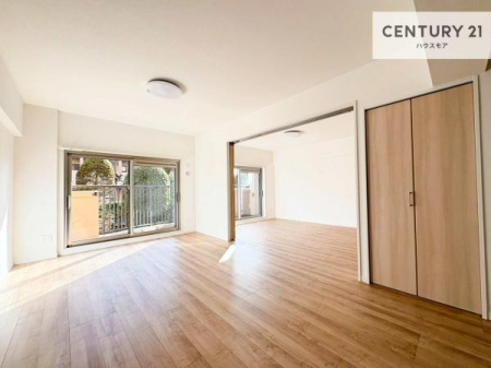 ���r���O�@�傫�ȑ����炽���Ղ�̗z���������閾�邢���r���O�B�J�����̂��郊�r���O�ŉƑ��c���̂��났�̎��Ԃ��߂����܂��I�����w�\�ł��I���񌻒n�ŗz������Ȃǂ��̊����������܂��I