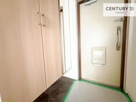 ���ց@�V���[�Y�{�b�N�X�t���B���ւ��Еt�����|�������₷���ł��I
�X�b�L���������ւŌ˂��J�����u�ԁA�������̂���S�n������Ԃ��o�}���Ă���܂��B