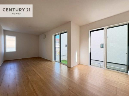 ���r���O�@�J�����̂���L�XLDK�I�\�t�@�[��_�C�j���O�e�[�u����u���Ă������ɂȂ�Ȃ��̂ŉ��K�ɉ߂����܂��I�R�~���j�P�[�V���������₷�����r���O�ł��I