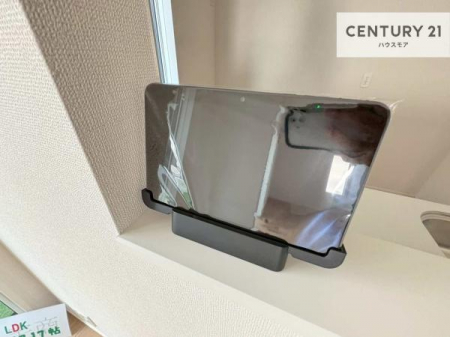 ���̑��@TV���j�^�[�t�C���^�[�t�H���������B���K�҂̊���m�F���Ă���Ή��ł��邽�߁A�h�Ɩʂɂ��z�����ꂽ���S�̐ݔ��ł��B