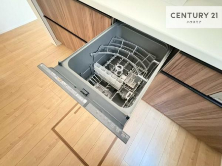 �L�b�`���@�H��@�t���̃L�b�`���ł��I�Z���������r��h�~�Ƃ��đ�ϊ��􂷂�֗��Ȏd�l�ł��I�r���g�C���Ȃ̂ŃL�b�`���̏ꏊ����炸�����X�y�[�X���L���g�����Ƃ��o���܂��I