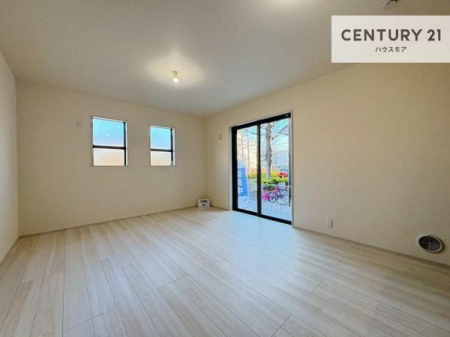 ���r���O�@�傫�ȑ����炽���Ղ�̗z���������閾�邢���r���O�B�J�����̂��郊�r���O�ŉƑ��c���̂��났�̎��Ԃ��߂����܂��I