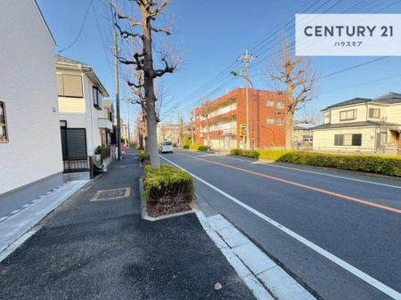 ���̑����n�@�O�ʓ��H��16���I�z����ǍD�ȗ��n�ł��B
�Ԍɓ��ꂪ���ȕ������S�ł��ˁB