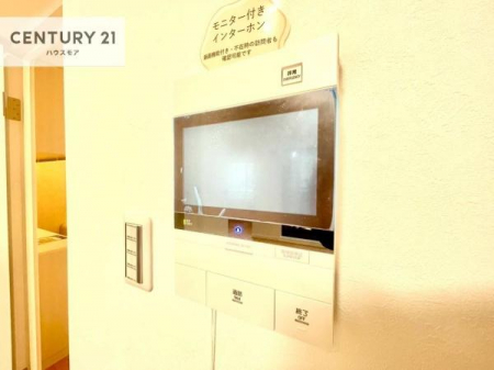 ���̑��@TV���j�^�[�t�C���^�[�t�H���������B���K�҂̊���m�F���Ă���Ή��ł��邽�߁A�h�Ɩʂɂ��z�����ꂽ���S�̐ݔ��ł��B