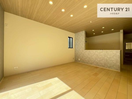 ���r���O�@�S�n�ǂ����r���O�͉Ƒ������R�ƏW�܂�܂��B�Ƒ��c�R�̎��Ԃ����������ł��B���Ƒ��ƁA����w�[���������Ԃ��߂��������ł��ˁB