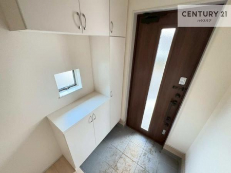 ���ց@�V���[�Y�{�b�N�X�t���Ȃ̂ŁA���ւ��Еt�����|�������₷���ł��I
�X�b�L���������ւŌ˂��J�����u�ԁA�������̂���S�n������Ԃ��o�}���Ă���܂��B